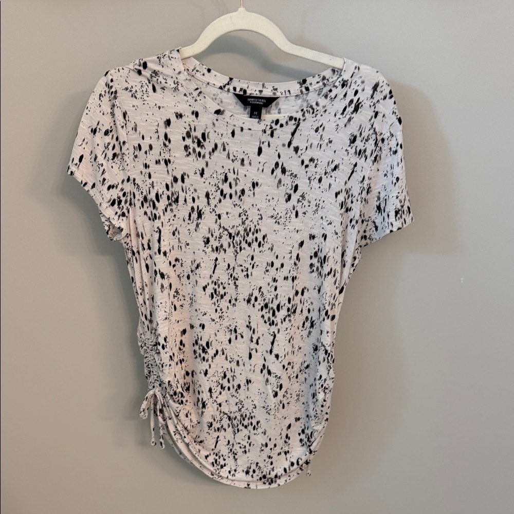 Simply Vera Vera Wang White Tee with Black Speckle & Side Tie